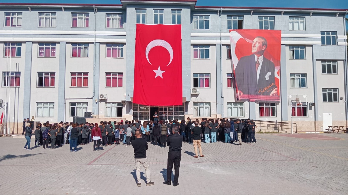 12 Mart İstiklal Marşı'mızın Kabulünün 104. Yıldönümü Kapsamında Okulumuzda Program Düzenlendi.